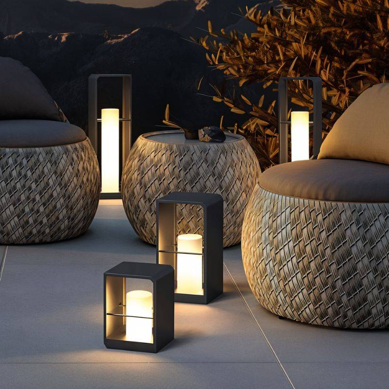 LumaVale Dusk To Dawn Outdoor Garden Lamp With Rechargeable Aluminum LED