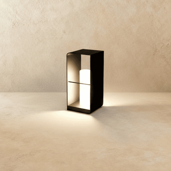 LumaVale Dusk To Dawn Outdoor Garden Lamp With Rechargeable Aluminum LED